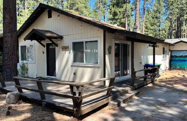 3Bd home in a quiet neighborhood only minutes to the beach and bus lines!! Available for a long term rental! Gallery 3