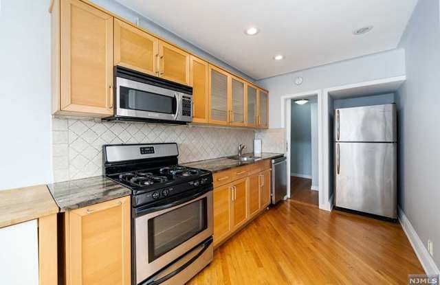 150 Mcelroy Avenue Gallery 4