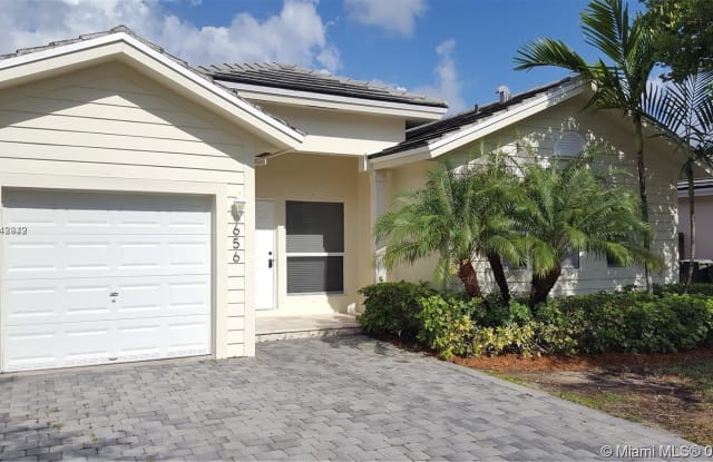 656 SE 30th Ter - 656 SE 30th Terrace, Homestead, FL 33033
