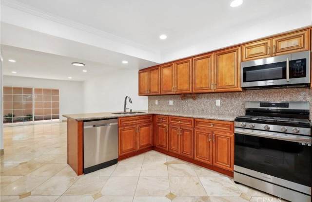 4551 Sandburg Way Gallery 4