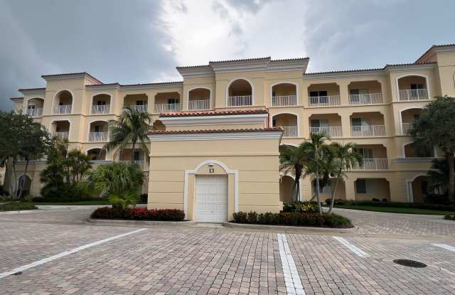 Furnished 2/2 Penthouse with Marina Views photos photos