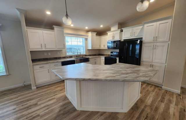 215 Caviller Court photos photos