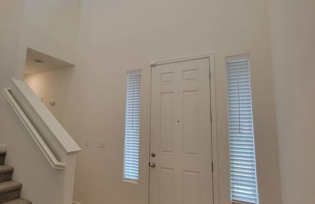 5 bedroom 3 bathroom home in gated community! Gallery 4