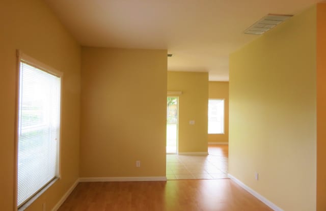 15304 Palomapark Ln Gallery 4