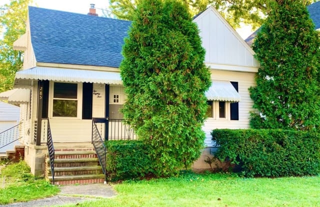 285 Pasadena Ave - 285 Pasadena Avenue, Elyria, OH 44035
