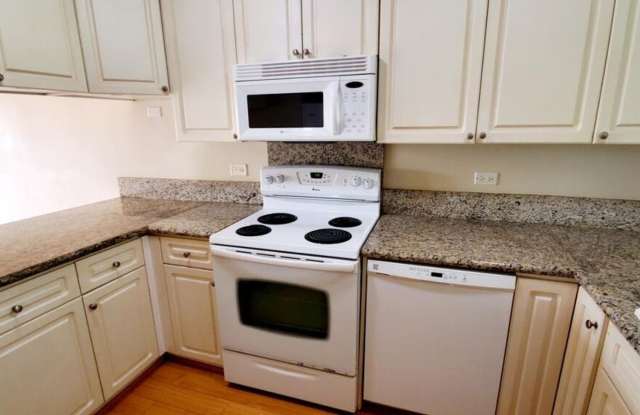 $3,100 - Mauna Luan Condo @ 521 Hahaione Street #14F- 1-bed/1-bath/1-parking Gallery 4