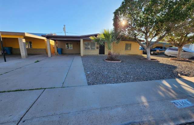 11613 N 31st Dr - 11613 North 31st Drive, Phoenix, AZ 85029