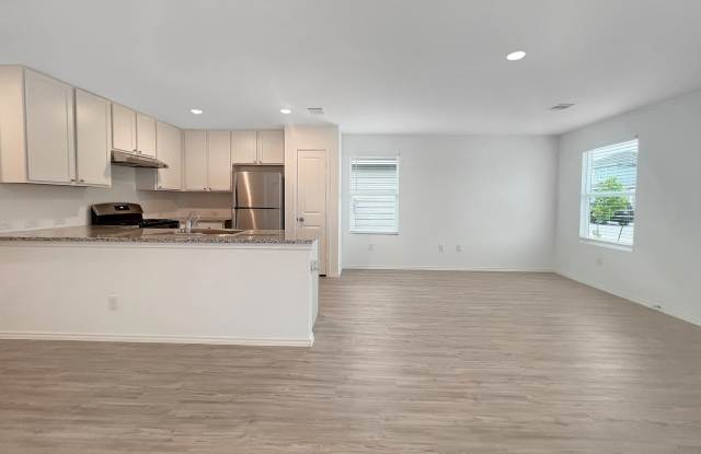 13846 Llama Pl Gallery 3
