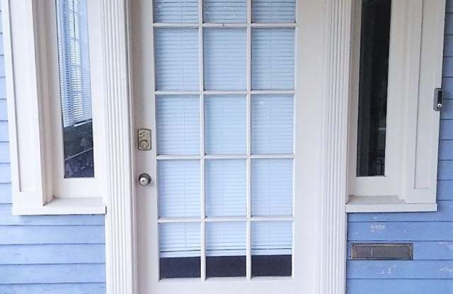 Spacious New Orleans Rental in a Prime Napoleon Ave Location Gallery 3