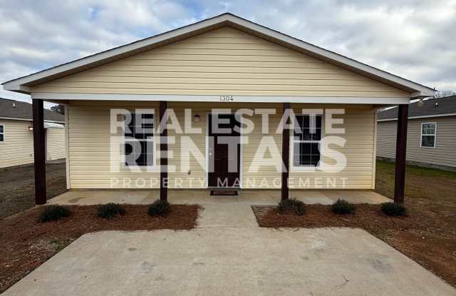 1304 Pierce Ave., 1 photos photos