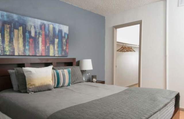 1532 Royal Crest Dr Gallery 3