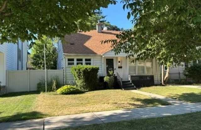 576 Bennaville Avenue photos photos