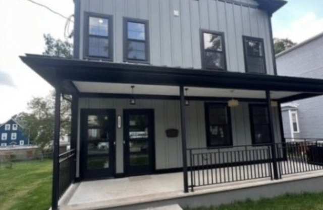 189 Ashland Ave Gallery 1