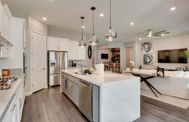 BEAUTIFULLY FULLY FURNISHED 4 BEDROOM 3.5 BATH HOME IN 89138 Gallery 1