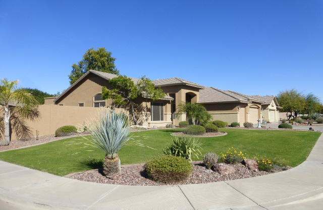 7032 W GREENBRIAR Drive Gallery 2