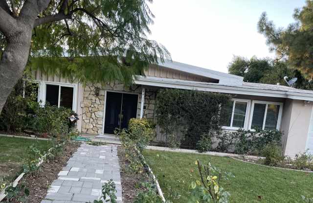 4411 Brookford Avenue photos photos