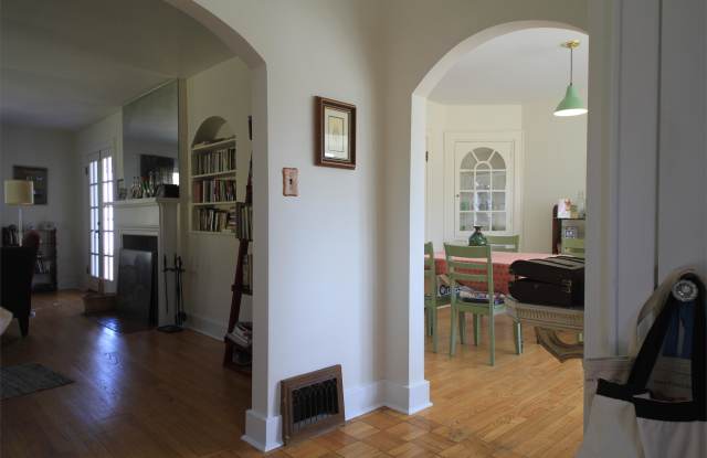 608 West Elm Street Gallery 2