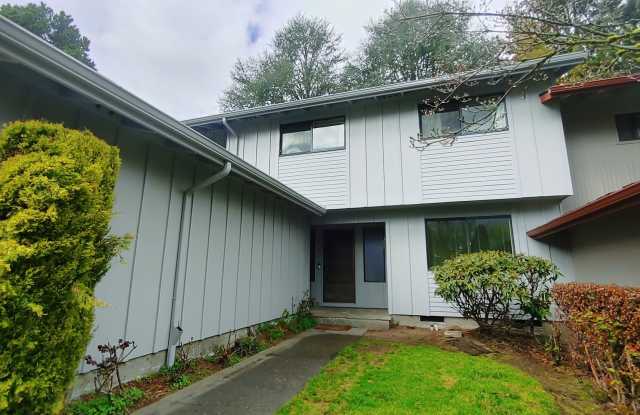 This Great Mt. Park Home with 3 Bedroom 2 1/2 bathrooms and Mt. Park Rec Center Included Will Not Last Long! - 29 Bloch Terrace, Lake Oswego, OR 97035