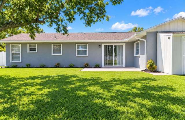 7402 LAKELAND Boulevard Gallery 3