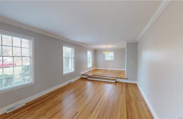 1628 Lyndale Place Gallery 4