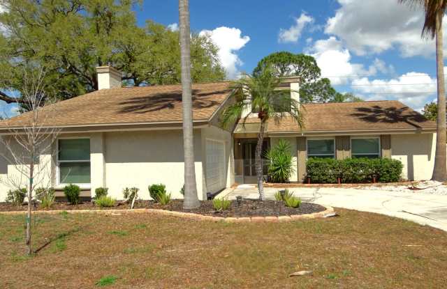 Pool home in Palm Harbor photos photos