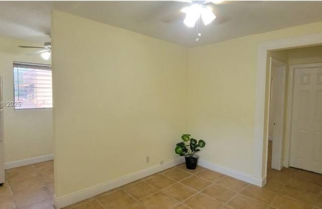 2441 SW 27th Ave photos photos