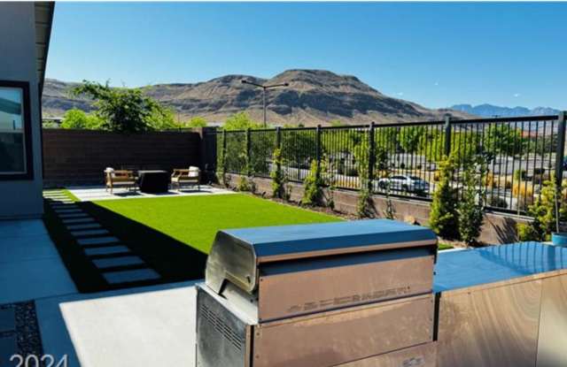 9836 Starlight Ridge Gallery 1