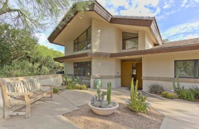 9816 E KALIL Drive Gallery 2