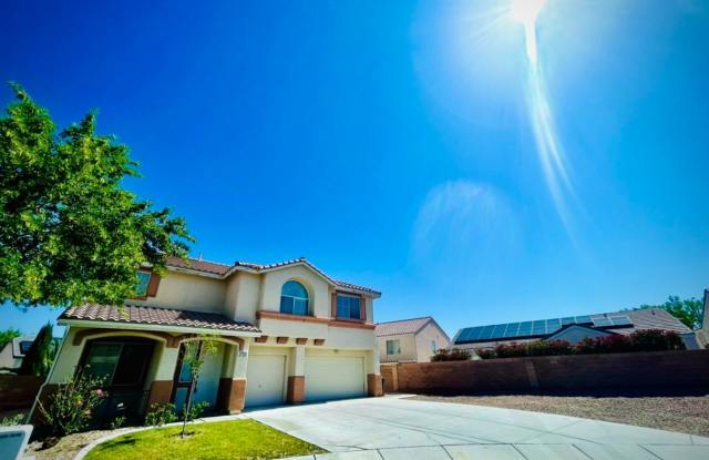 4-Bedroom Home with Pool, Spa & 3-Car Garage photos photos