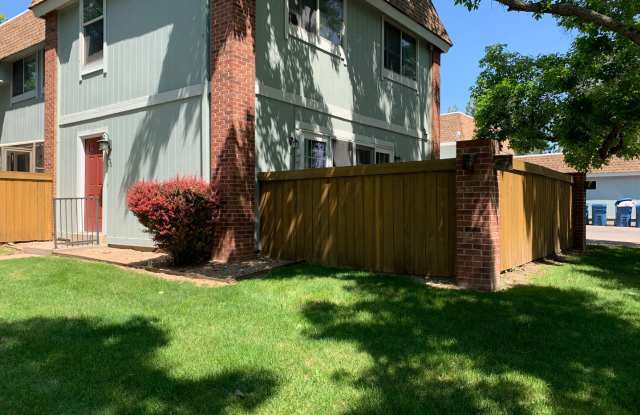 2 Bedroom 1.5 Bath End Unit Townhome! photos photos