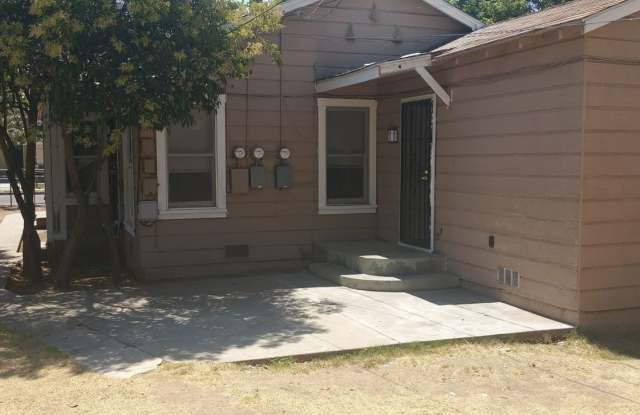 2417 E Lewis Ave - 2417 East Lewis Avenue, Fresno, CA 93701