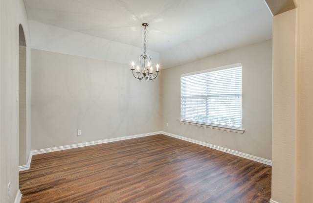 612 Cove Court Gallery 4