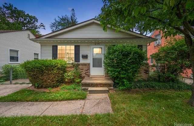 215 N Vermont Avenue - 215 North Vermont Avenue, Royal Oak, MI 48067