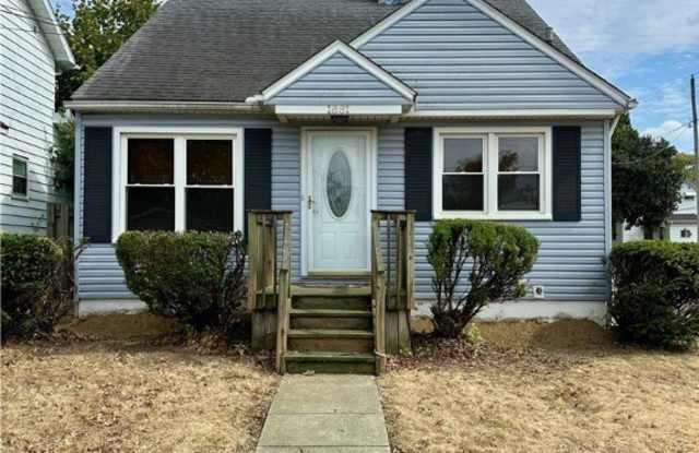 1881 17th Street SW photos photos