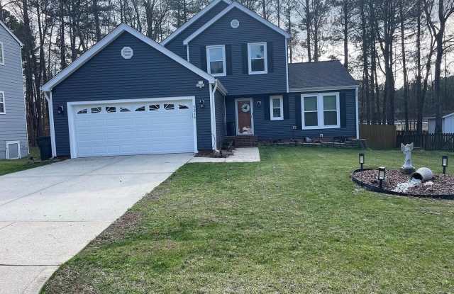Room in 3 Bedroom Home at Cumberland Plain Dr photos photos