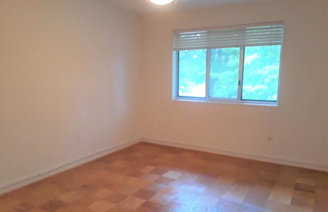10228 ROCKVILLE PIKE Gallery 2