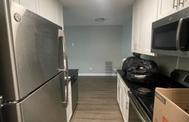 Fully Renovated Modern Apartments Gallery 3