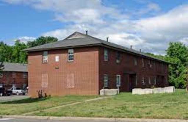 2906 Ivy Ave - 2906 Ivy Avenue, Winston-Salem, NC 27105