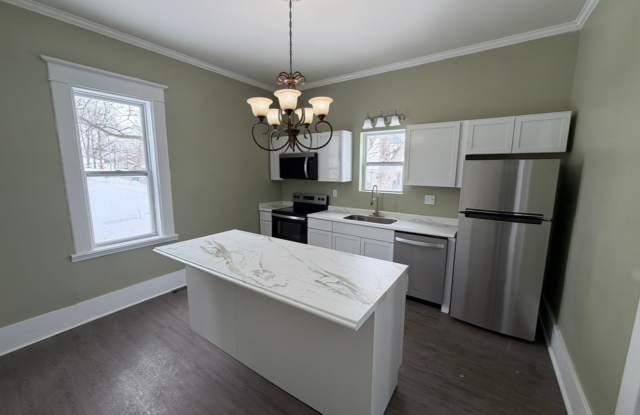 2BR 1BA Large Backyard photos photos