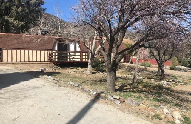 QUAINT CABIN IN A GREAT LOCATION!! photos photos