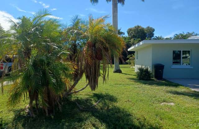 Coming Soon: NEWLY RENOVATED: STUNNING 3 BEDROOM / 2 BATHROOM, FENCED YARD, CORNER LOT, GREAT FAMILY NEIGHBORHOOD Gallery 3
