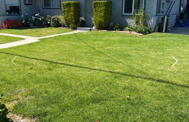 Single story 2 bed, 1 bath home with patio! photos photos