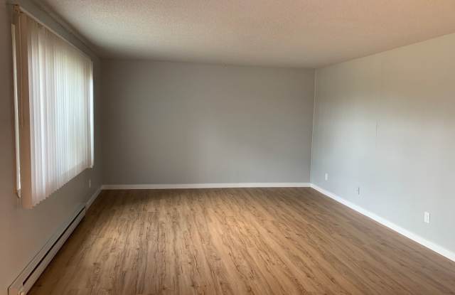ES2275 -Eagle Rock Apartments Gallery 4