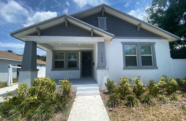 Beautiful Open Concept Home- FREE TO APPLY! photos photos