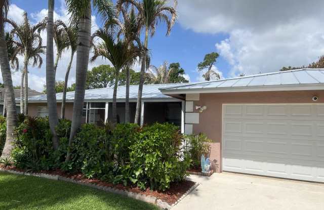 173 SE Fallon Drive photos photos