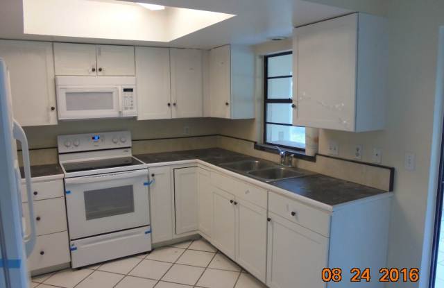2220 Seward Cir Gallery 4