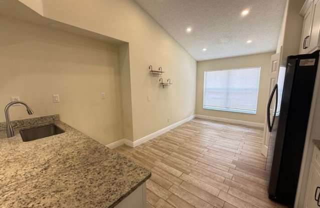 1221 Singleton Circle Gallery 4