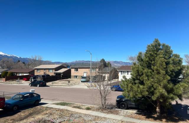 4 Bed / 2 Bath Home with Finished Basement  Fenced Yard – Colorado Springs photos photos