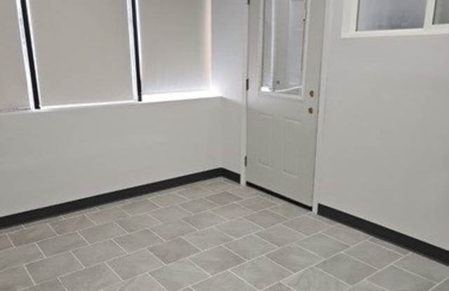 6200 N Milwaukee Avenue unit: 2 photos photos