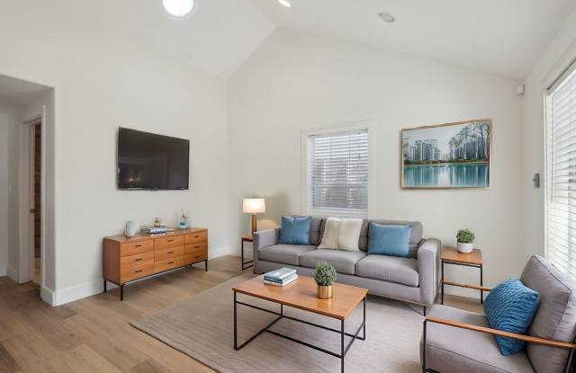 2110 E 16th photos photos